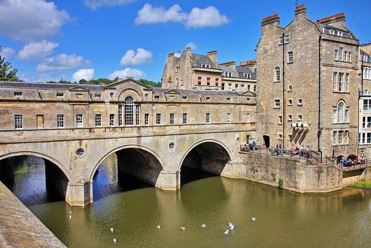 Puente Pulteney sobre el río Avon en Bath