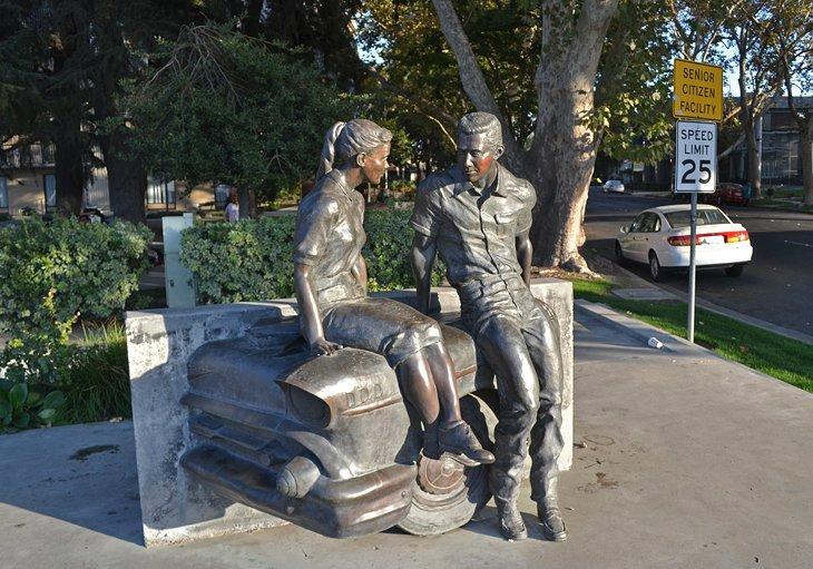 Statue à George Lucas Plaza