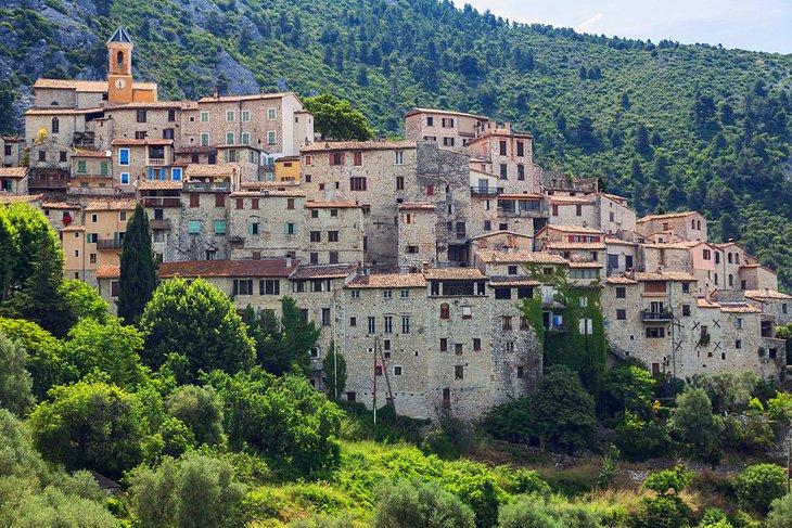 El pueblo en alto de Peillon