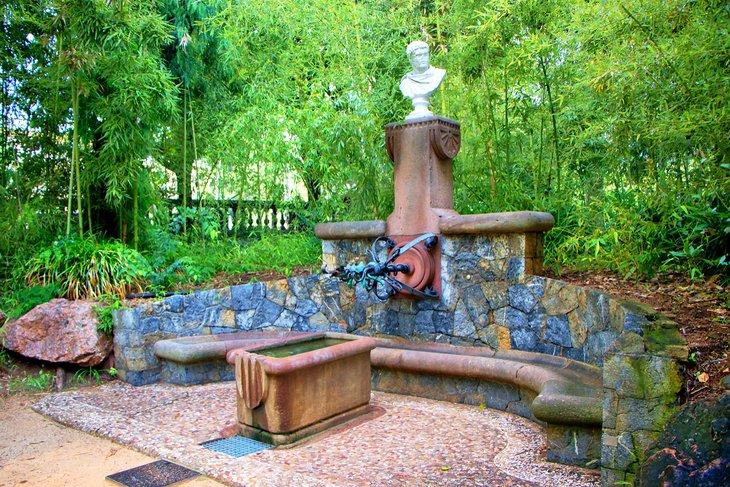 Fuente de Hércules en los Jardines de Pedralbes