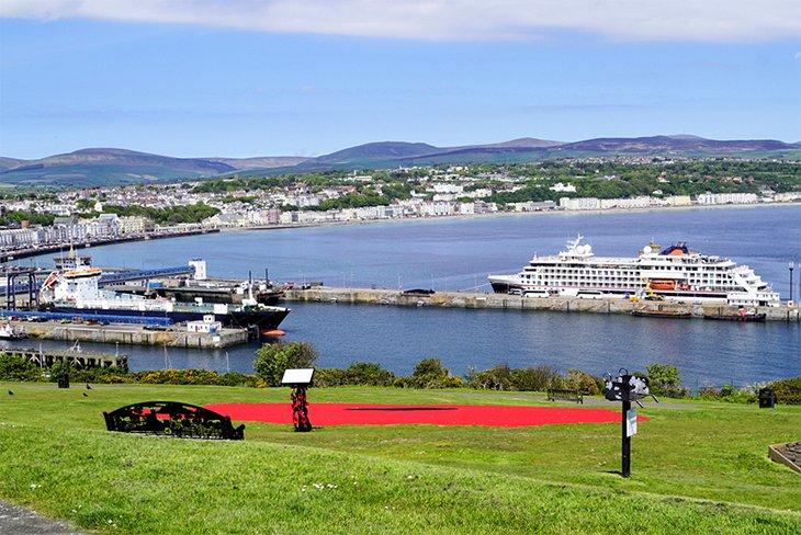 Parc avec de belles vues sur la baie de Douglas