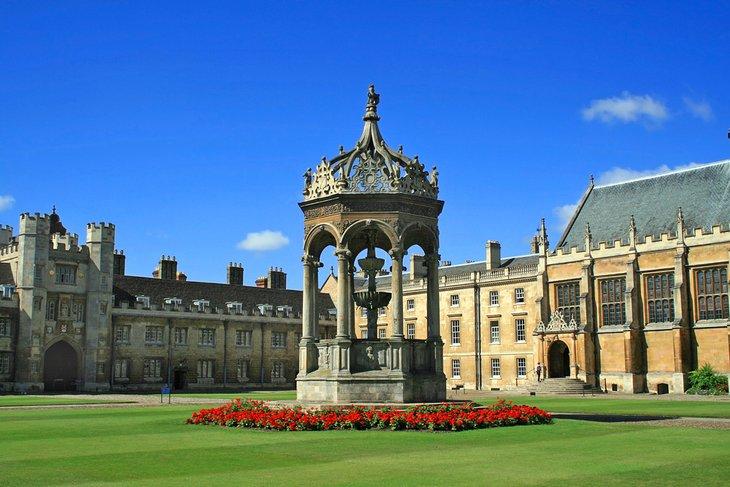 El patio interior del Trinity College, Cambridge