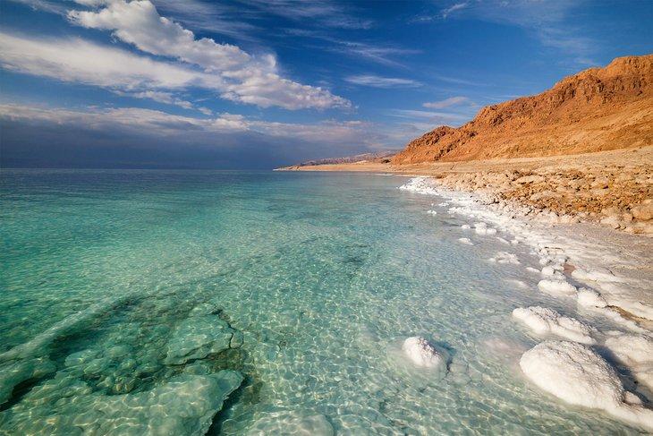 Costa del Mar Muerto alrededor de Ein Kedim