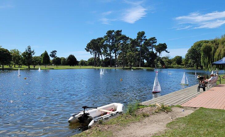 Modellboote auf dem Lake Victoria im Hagley-Park