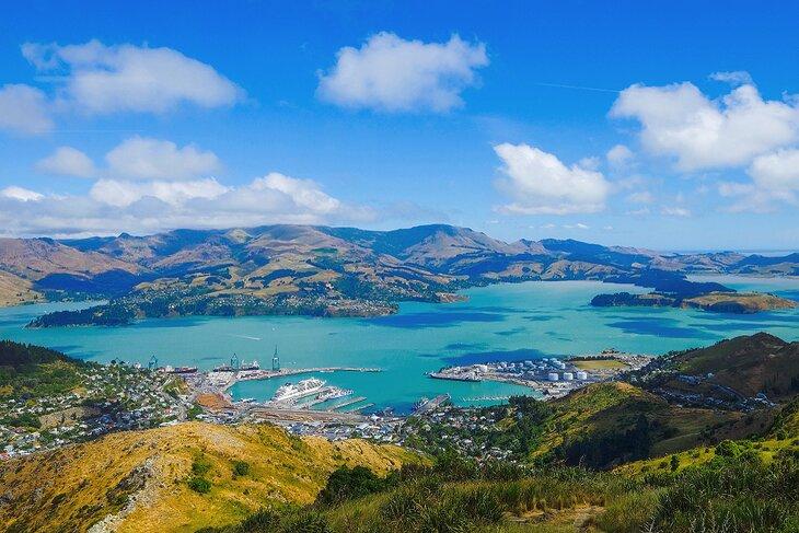 Aussicht auf den Lyttelton-Hafen von der Gondelstation in Christchurch