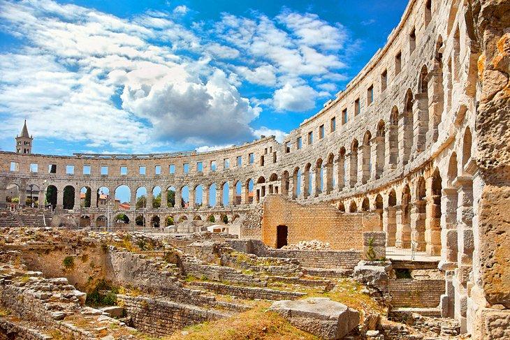 Amphithéâtre de Pula