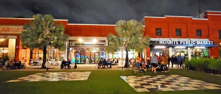 Armature Works de noche