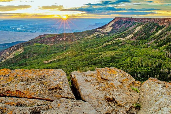 Vue du Grand Mesa au coucher du soleil