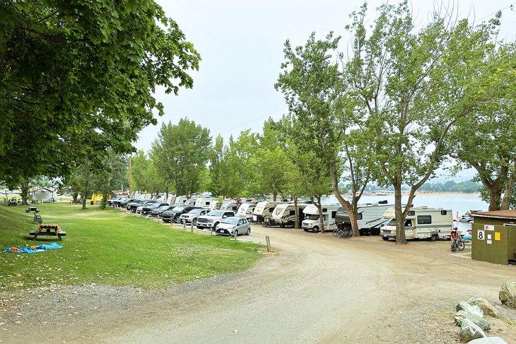 Camping Wright's Beach