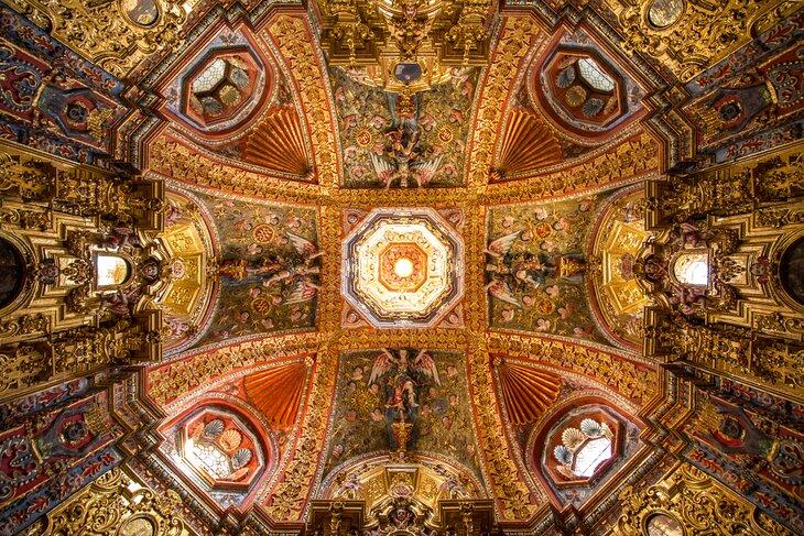 Techo ornamentado en el Museo Nacional del Virreinato, Tepotzotlán