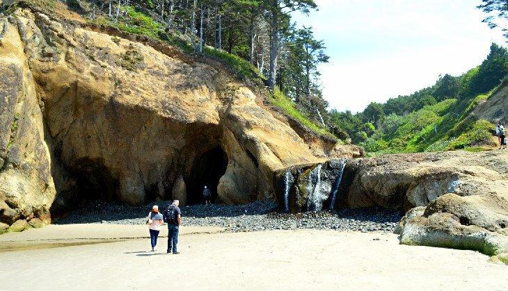 Cascada en Arcadia Beach