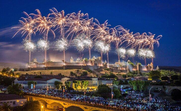 Feuerwerk am Bastille-Tag in Carcassonne