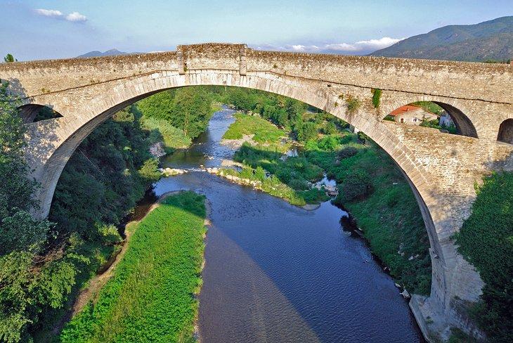 Uralte Brücke in Céret
