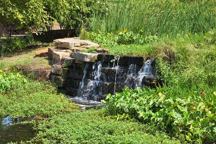 Cascada Centennial Park