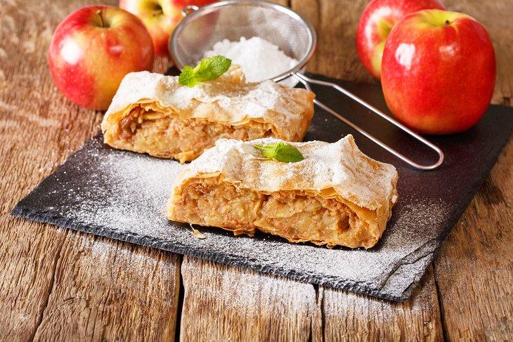 Apfelstrudel