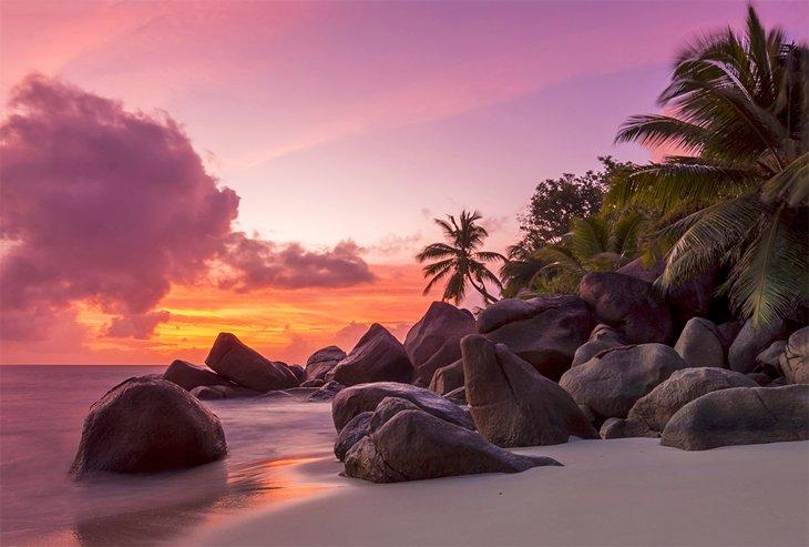 Atardecer en Anse Lazio en la isla Praslin