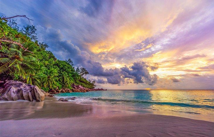 Anse Georgette al atardecer