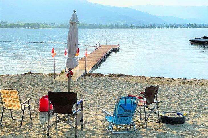 Plage du Cabana Beach Campground au bord du lac