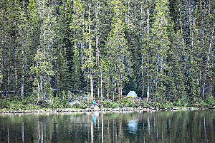 Acampada en el Área Recreativa Nacional Sawtooth