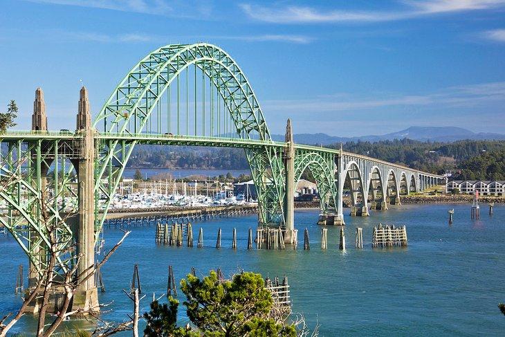 Puente de Yaquina Bay en Newport