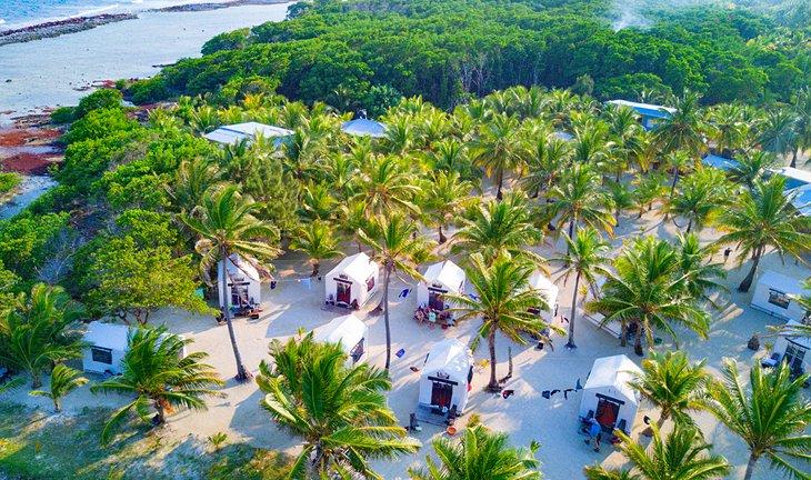 Luftaufnahme von Glover's Reef Basecamp