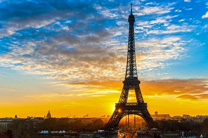 Tour Eiffel au coucher de soleil