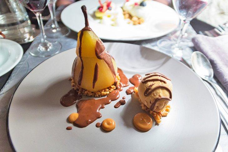 Un repas étoilé au Michelin dans un restaurant parisien