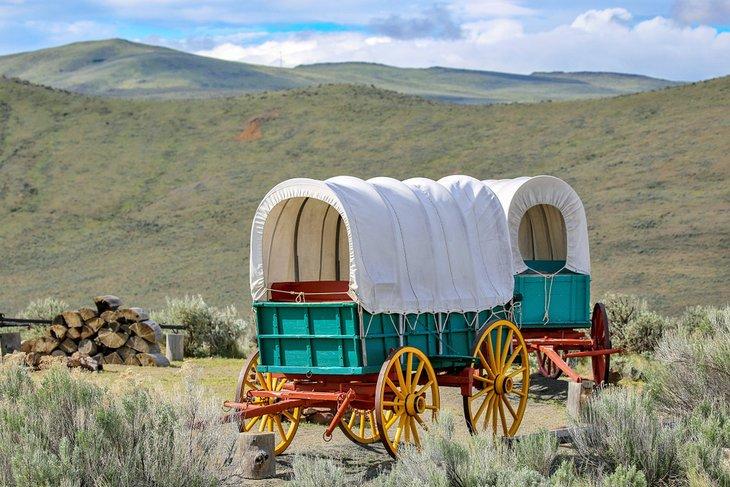 Caravana Conestoga en el Centro Interpretativo del Camino de Oregón cerca de Baker City