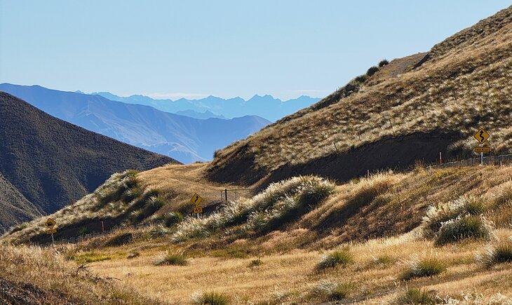 Aussicht vom Crown Range Gipfel in Richtung Wanaka