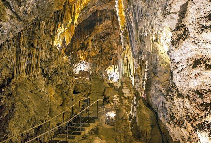 Cueva Dim