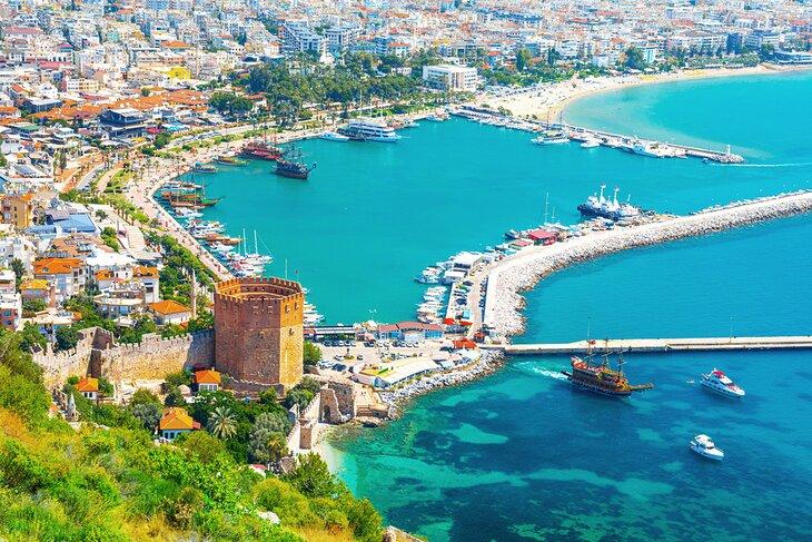 Vista del puerto de Alanya