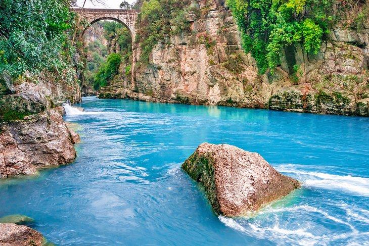Puente Oluk, Cañón Köprülü