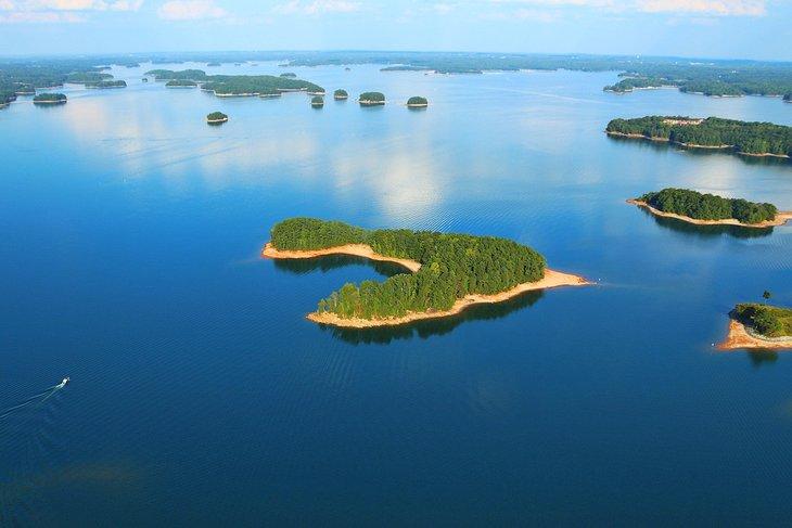 Vue aérienne du lac Lanier
