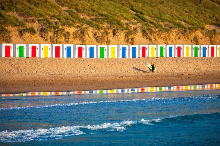 Cabañas de playa coloridas en la Playa de Woolacombe