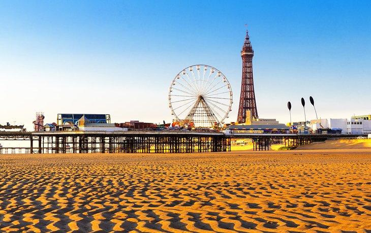 Torre de Blackpool y noria de Central Pier