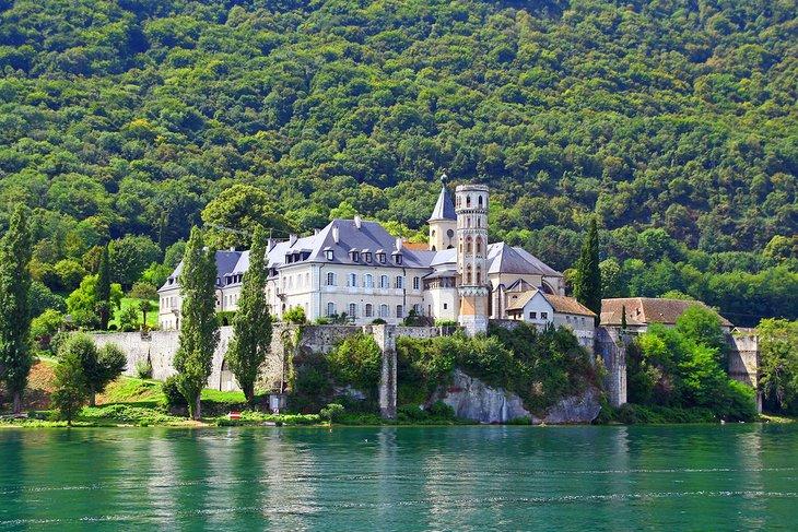 Abadía de Hautecombe en el Lago de Bourget