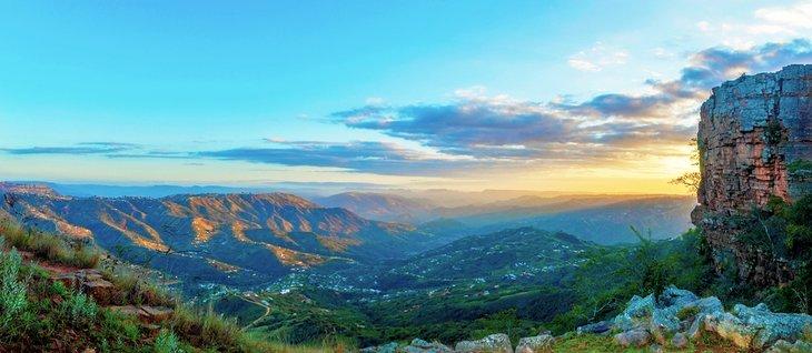 Amanecer en el Valle de las 1000 Colinas