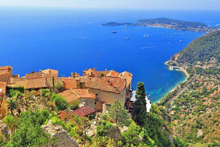 Pueblo en la cima de la colina de Eze
