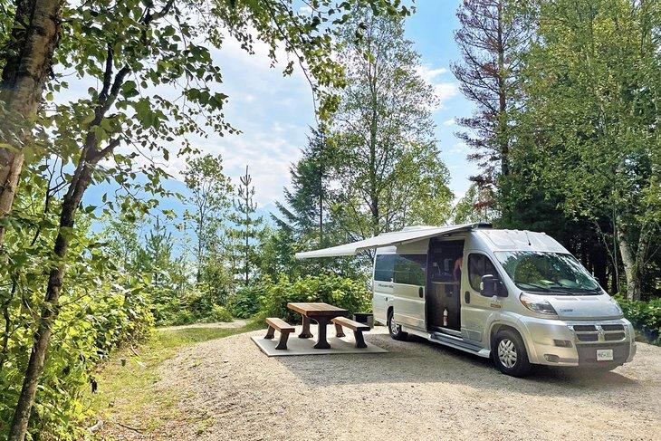 Camping en Blanket Creek Provincial Park