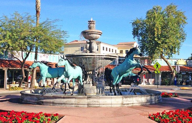 Fuente en el Old Town Scottsdale