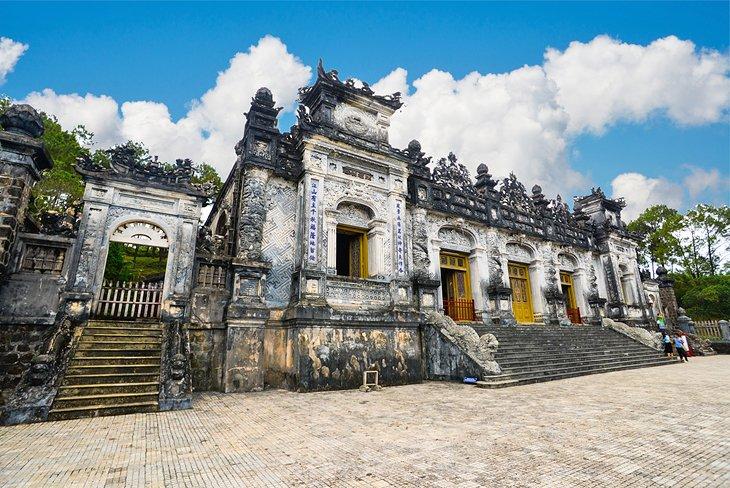 Tumba Real del Emperador Khai Dinh