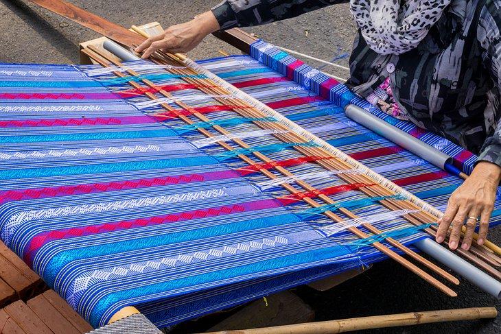 Tejido de tela tradicional en Vietnam
