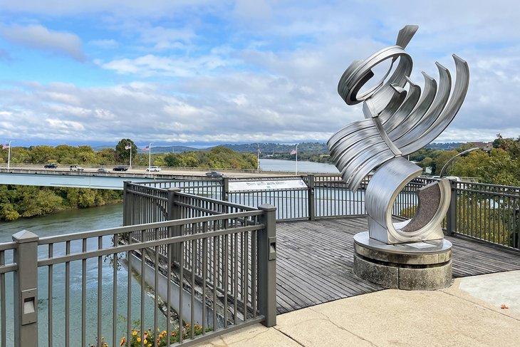 Arte en el Tennessee Riverpark en Bluff View