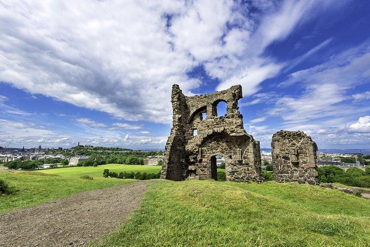 Ruinas de la Capilla de San Antonio en el Parque Holyrood