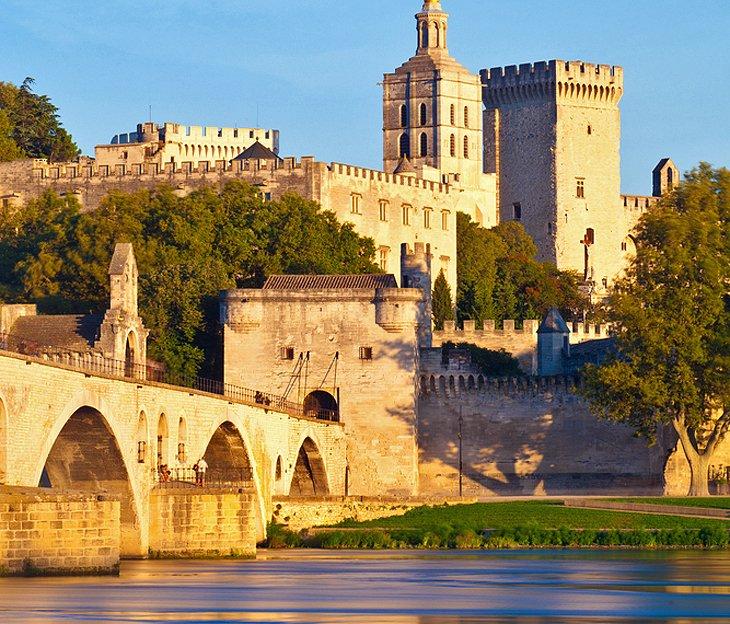 Avignon : Ville Médiévale des Papes