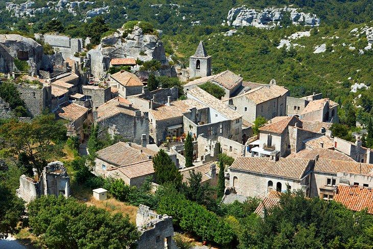Les Baux-de-Provence : Une Ville Historique dans un Cadre Dramatique