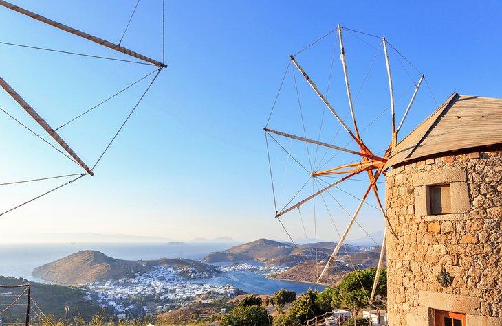 Molinos de viento en la Isla de Patmos