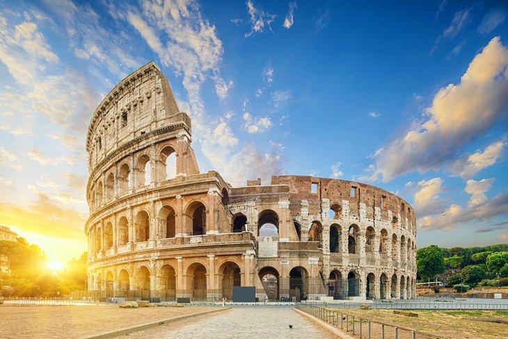 El Coliseo al atardecer en Roma