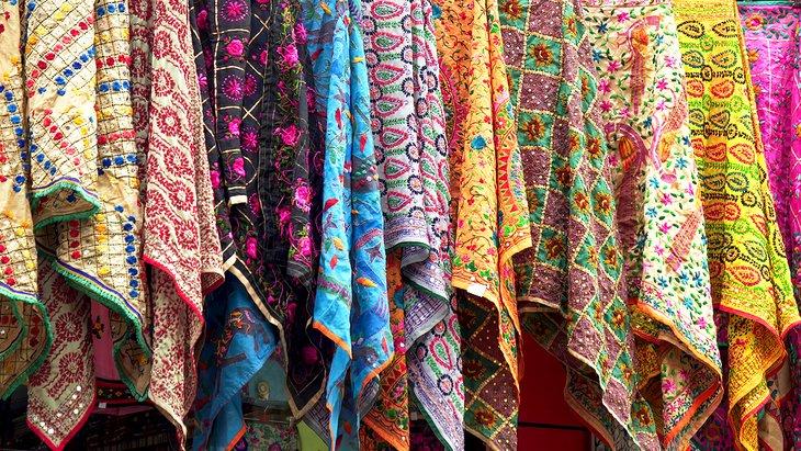 Écharpes à vendre à Amritsar