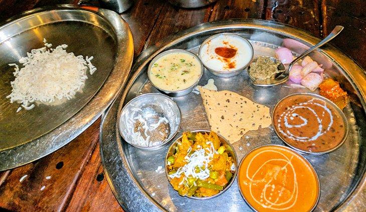 Une assiette de délicieuse cuisine punjabi